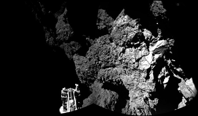 Prva slika lendera sa površine komete - foto: ESA/Rosetta/Philae/CIVA