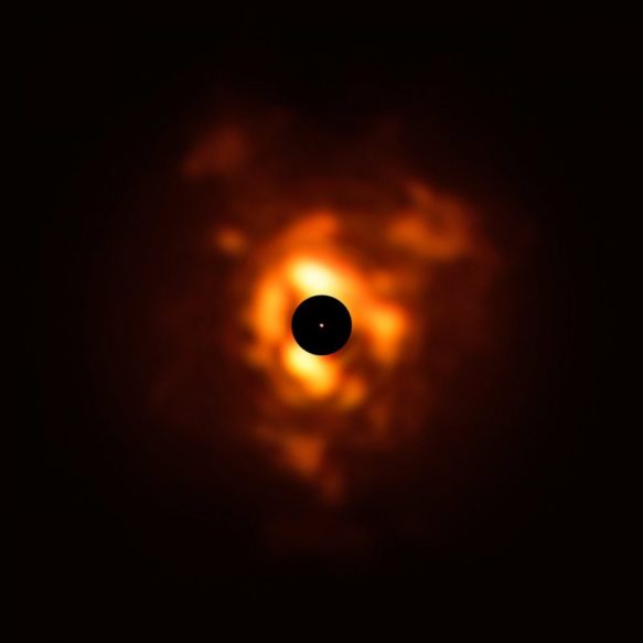 Betelgeuse-dust-plumes-VISIR-image-e1581734227902